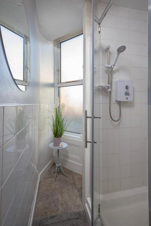 Appartement 02 Springfield - Sleeps 6 à Blackpool Extérieur photo